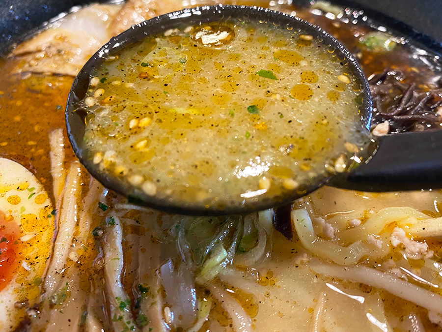 のうこく味噌ラーメンのスープ
