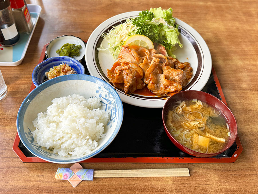 「ドライブイン笠松」の焼肉定食01